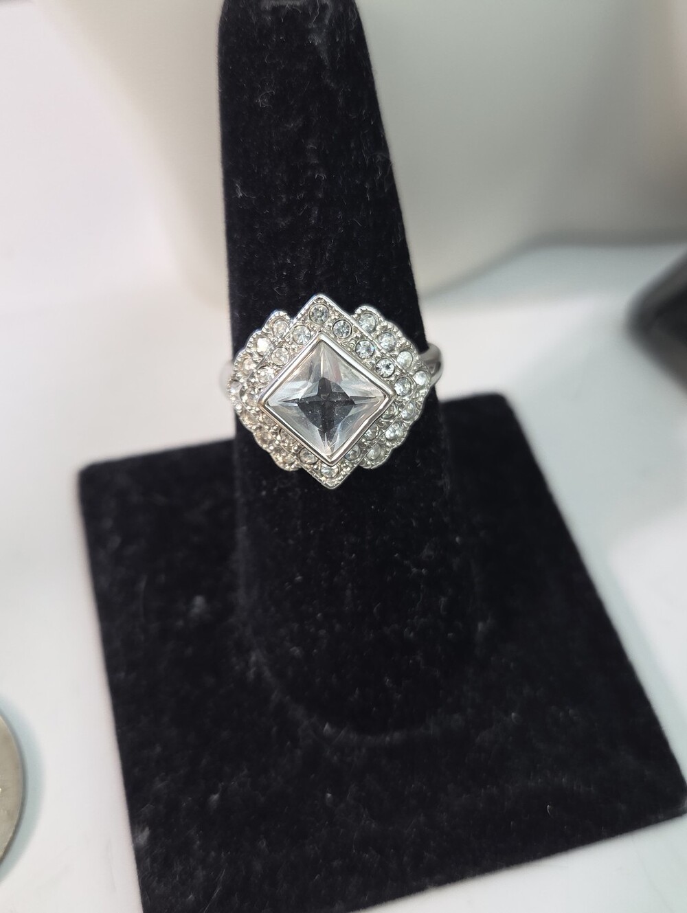 SilverTone Clear Crystal Square Halo Ring elegant blingy sz 8 womens